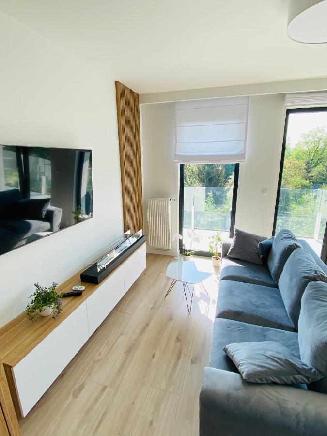 Luxury White Apartment In Park Lotnikow Krakau Exterior foto